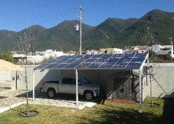 ग्राउंड माउंटिंग ऑफ ग्रिड सौर प्रणाली 48-240V आउटपुट वोल्टेज 50Hz/60Hz आउटपुट आवृत्ति
