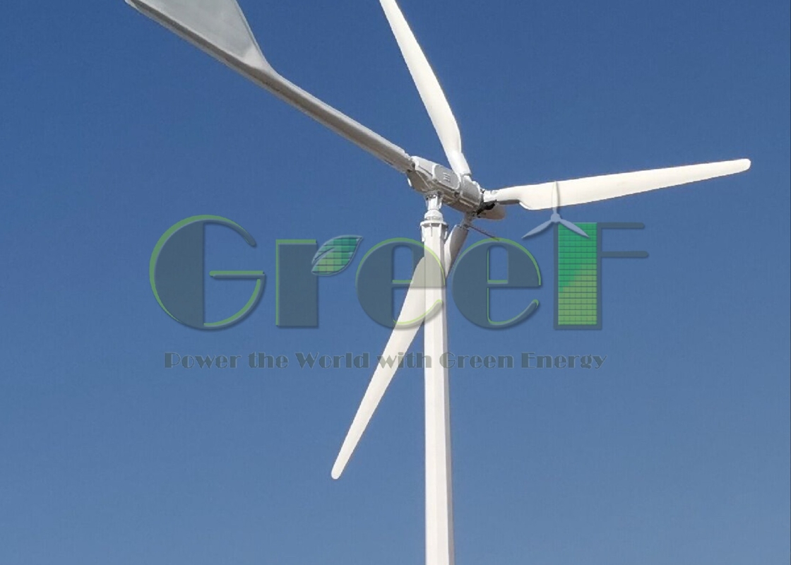 ऑटो ब्रेक स्टॉप विधि एफआरपी ब्लेड और 5-30kW नामित शक्ति के साथ क्षैतिज पवन टरबाइन