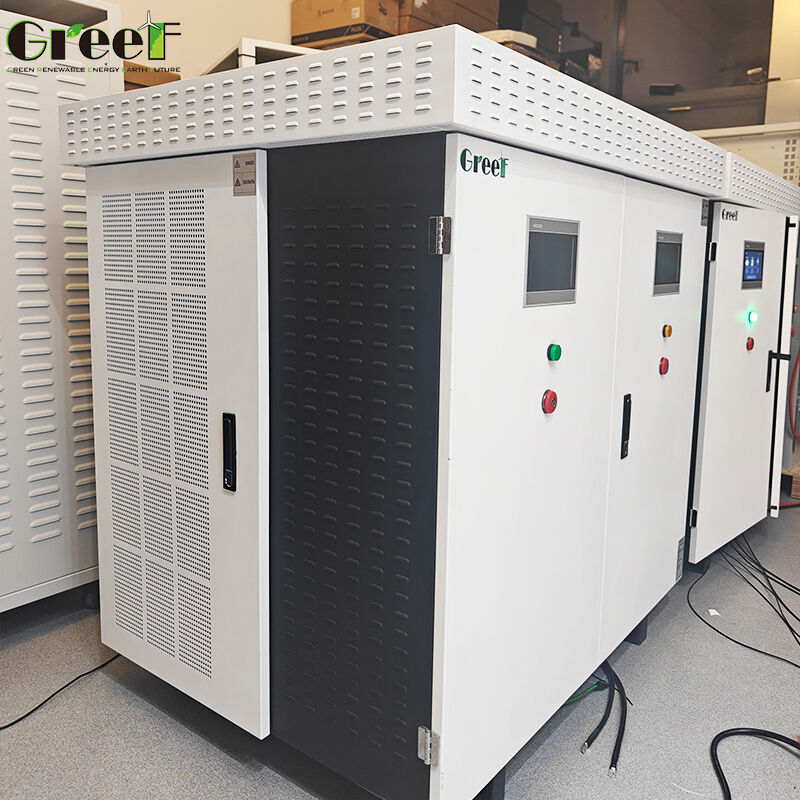 ऊर्जा प्रबंधन के लिए एलसीडी टच स्क्रीन के साथ लिथियम-आयन बैटरी वाला उच्च दक्षता वाला ऑन ग्रिड नियंत्रक