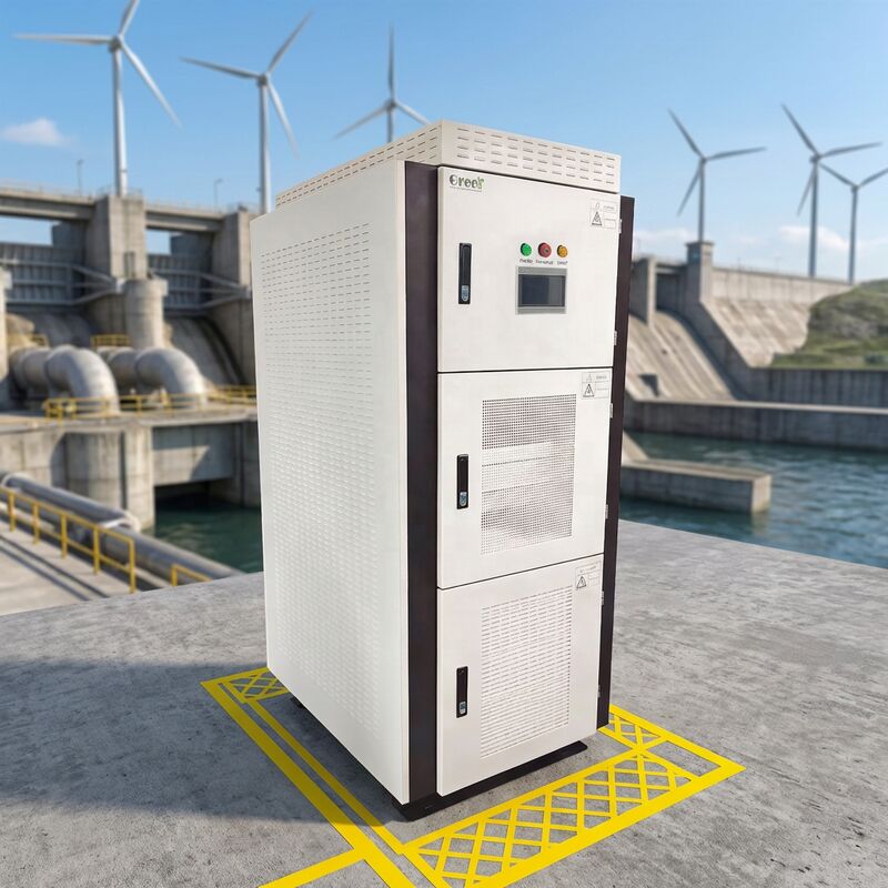 ऊर्जा प्रबंधन के लिए 50 हर्ट्ज/60 हर्ट्ज आउटपुट फ्रीक्वेंसी ऑन-ग्रिड कंट्रोलर, 240-550V डीसी इनपुट वोल्टेज रेंज और आईपी20 सुरक्षा के साथ